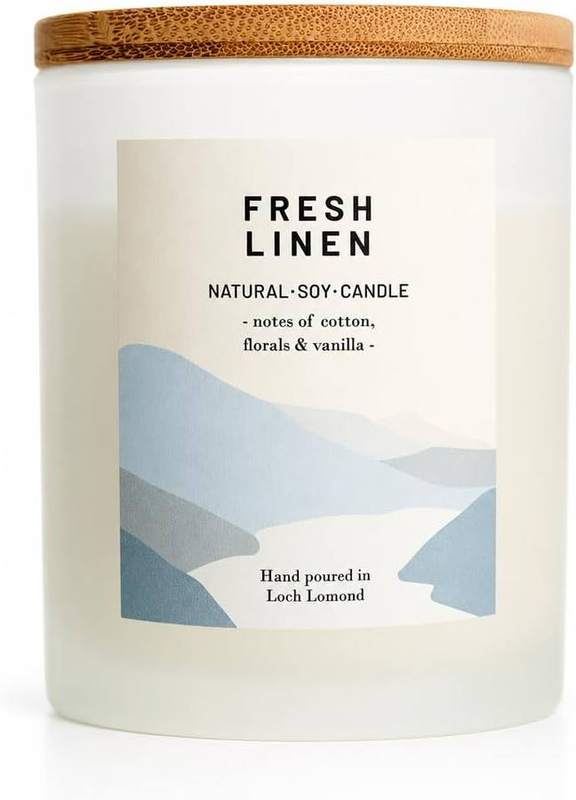 Ocoee House Fresh Linen Candle, 450 g, Hand-Poured in Scotland — scented candle