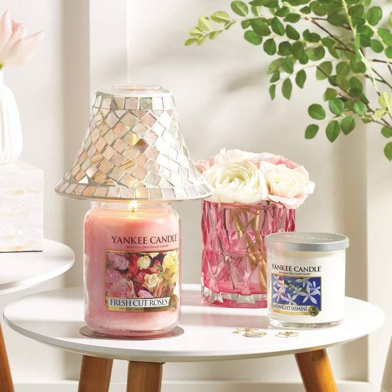 Yankee Candle Fresh Cut Roses Large Jar Candle — photo 19 of 24